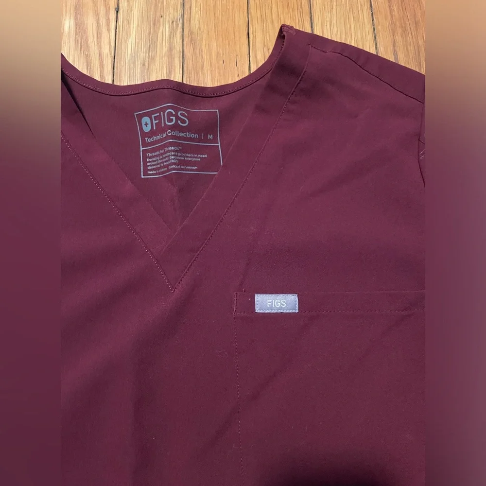 Figs scrub tops bundle - Picture 6 of 7